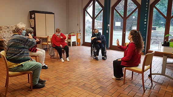 art-therapie-Ehpad-residence autonomie-gresivaudan-grenoble-chambery-atelier-art